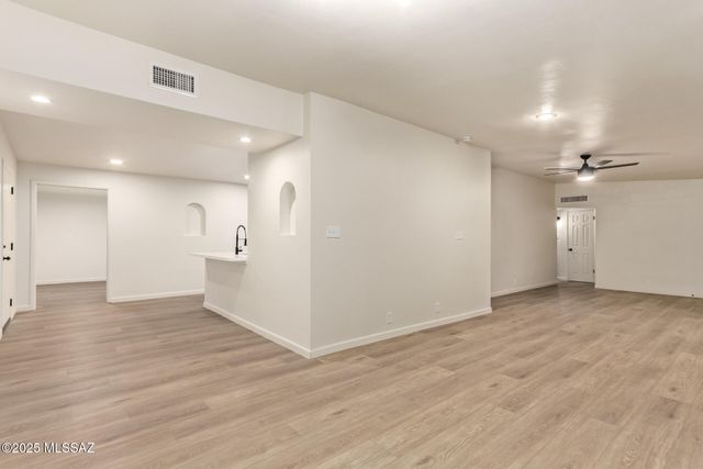 6112 E 25th Street, Tucson, AZ 85711