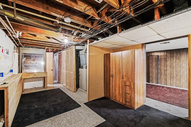 1230 Peachwood Drive, Flint, MI 48507