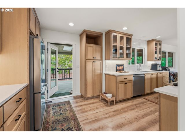 2418 SADDLE Ct, West Linn, OR 97068