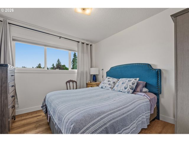 2418 SADDLE Ct, West Linn, OR 97068