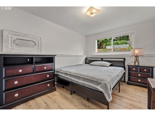 2418 SADDLE Ct, West Linn, OR 97068