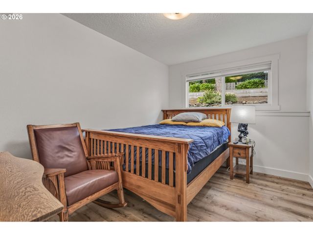2418 SADDLE Ct, West Linn, OR 97068