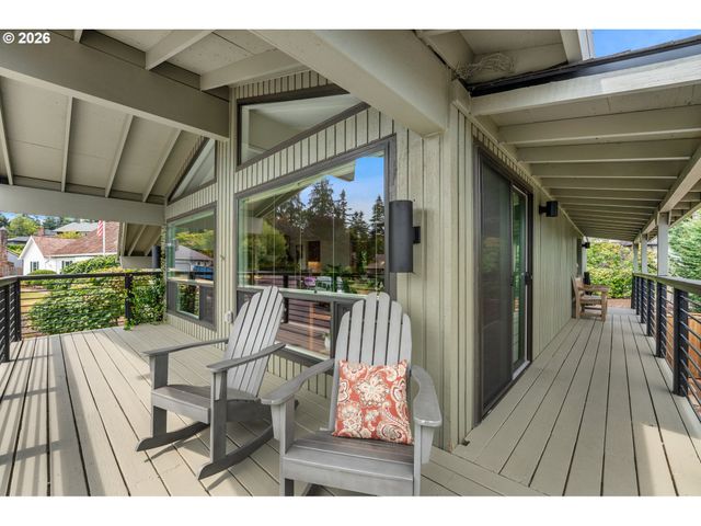 2418 SADDLE Ct, West Linn, OR 97068