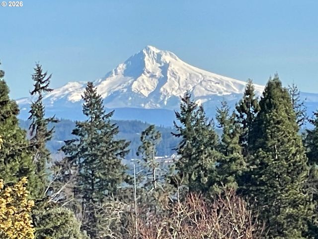 2418 SADDLE Ct, West Linn, OR 97068