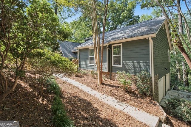 98 Geraldine Drive SE, Smyrna, GA 30082