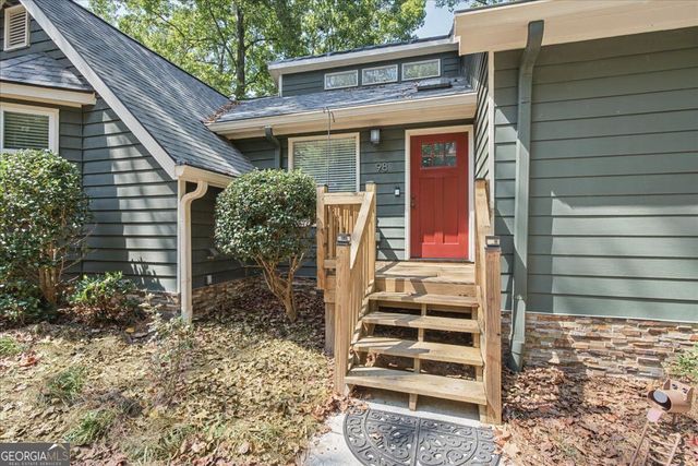 98 Geraldine Drive SE, Smyrna, GA 30082