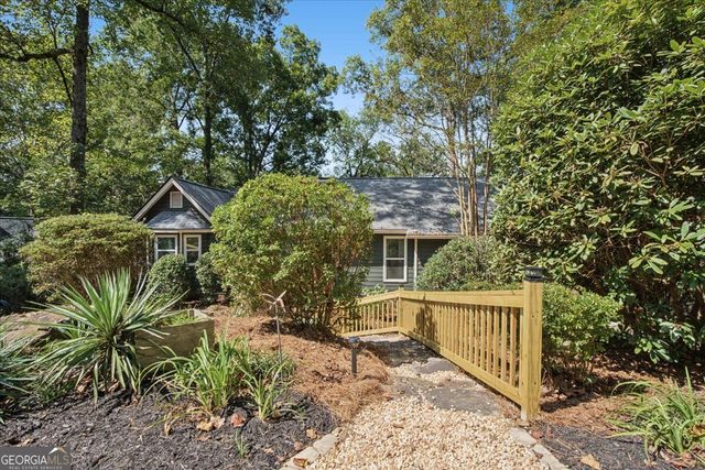 98 Geraldine Drive SE, Smyrna, GA 30082