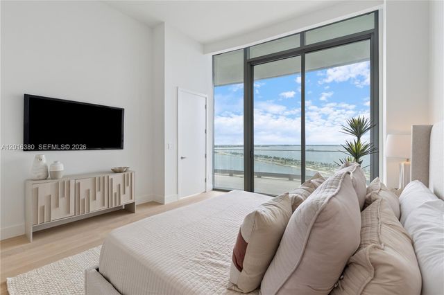 175 SE 25th road 1601, Miami, FL 33129
