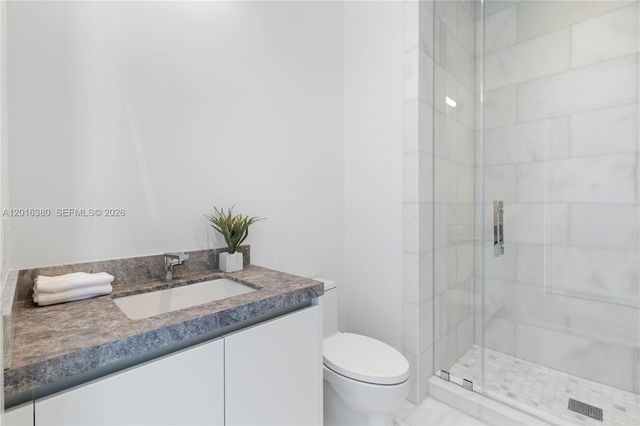 175 SE 25th road 1601, Miami, FL 33129