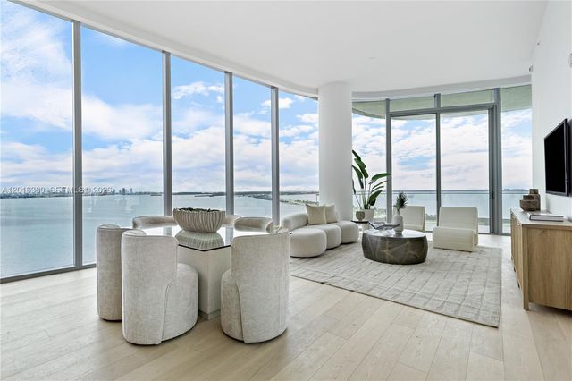 175 SE 25th road 1601, Miami, FL 33129