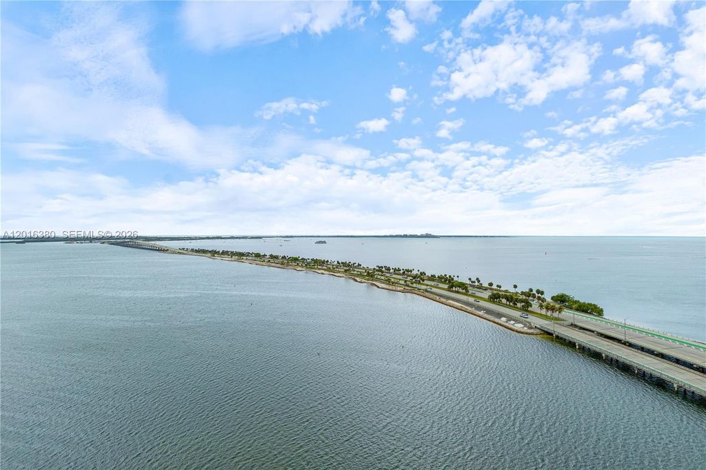 175 SE 25th road 1601, Miami, FL 33129