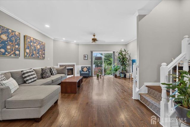 1008 Blossom Circle, South Brunswick, NJ 08810