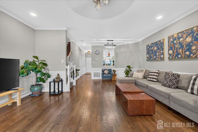 1008 Blossom Circle, South Brunswick, NJ 08810
