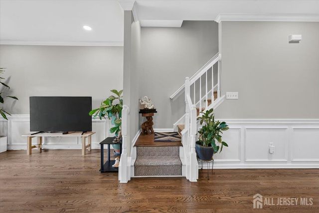 1008 Blossom Circle, South Brunswick, NJ 08810
