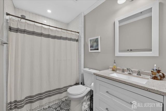 1008 Blossom Circle, South Brunswick, NJ 08810