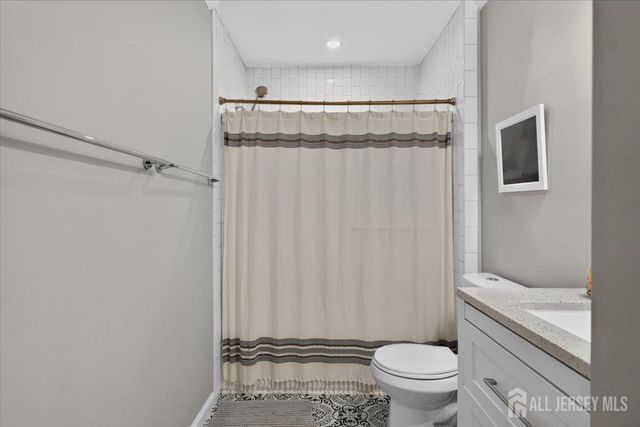 1008 Blossom Circle, South Brunswick, NJ 08810