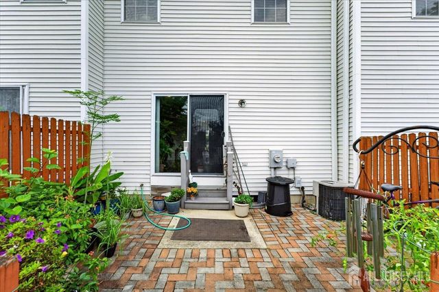 1008 Blossom Circle, South Brunswick, NJ 08810