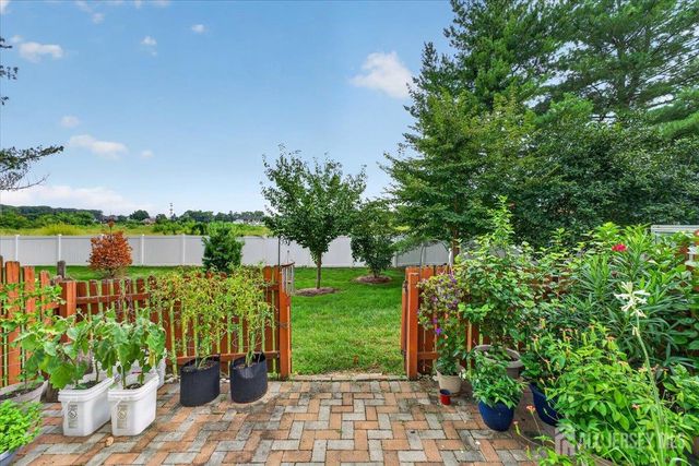 1008 Blossom Circle, South Brunswick, NJ 08810