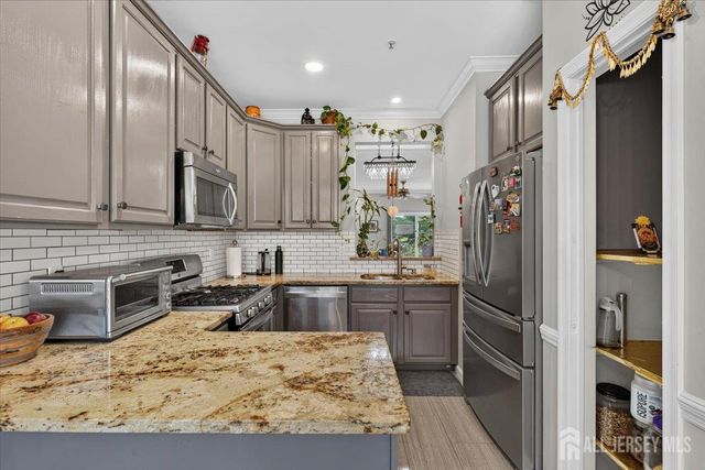 1008 Blossom Circle, South Brunswick, NJ 08810