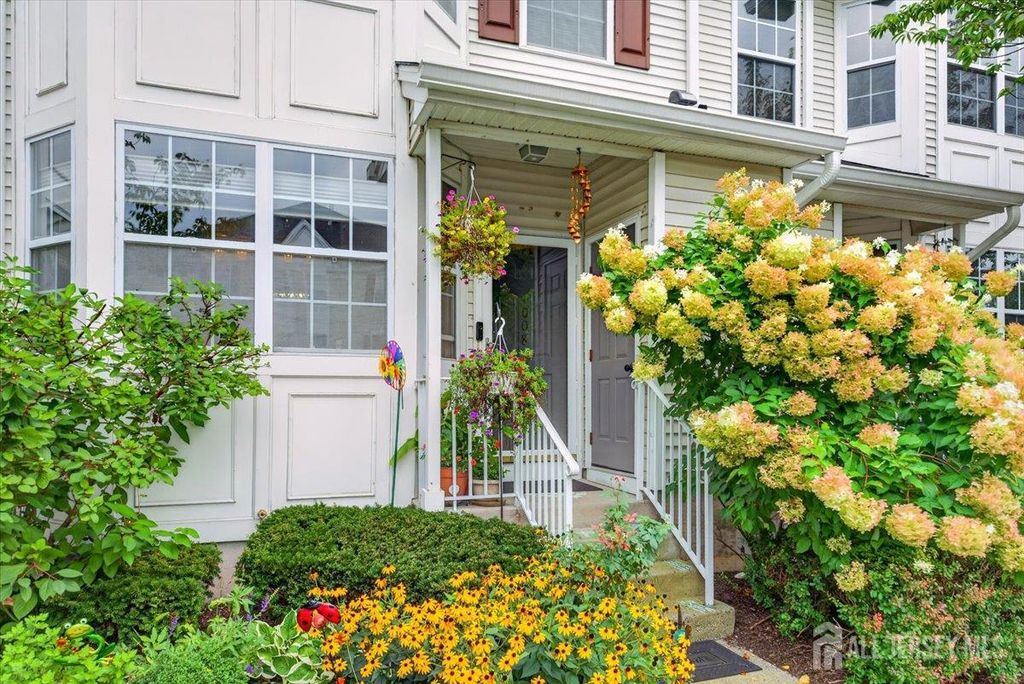1008 Blossom Circle, South Brunswick, NJ 08810