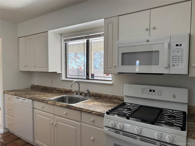 37A Norwood Road Left Side, Port Washington, NY 11050