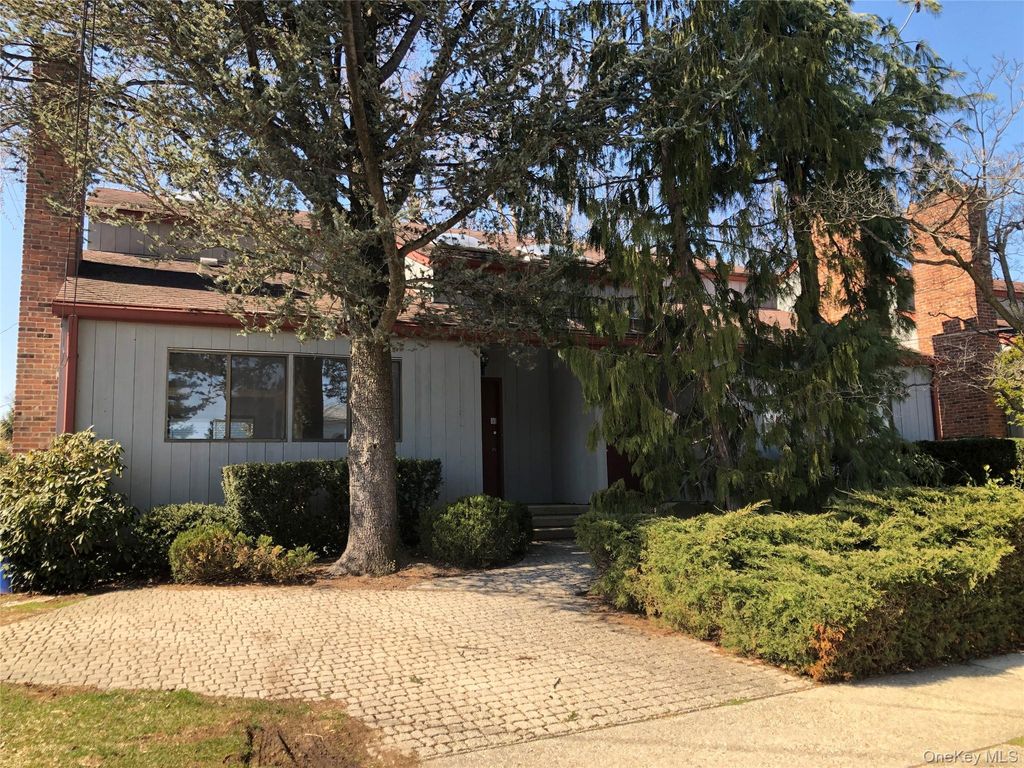 37A Norwood Road Left Side, Port Washington, NY 11050