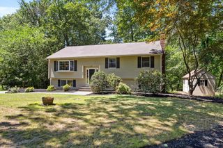 4 Revolutionary Road, Acton, MA 01720