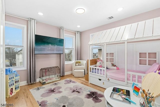 721 Summit St, Linden City, NJ 07036