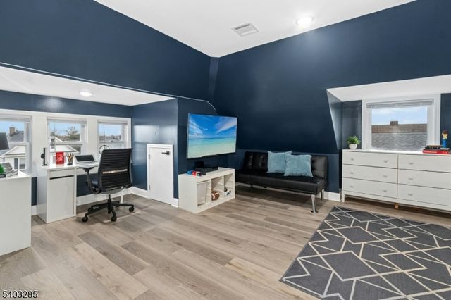 721 Summit St, Linden City, NJ 07036