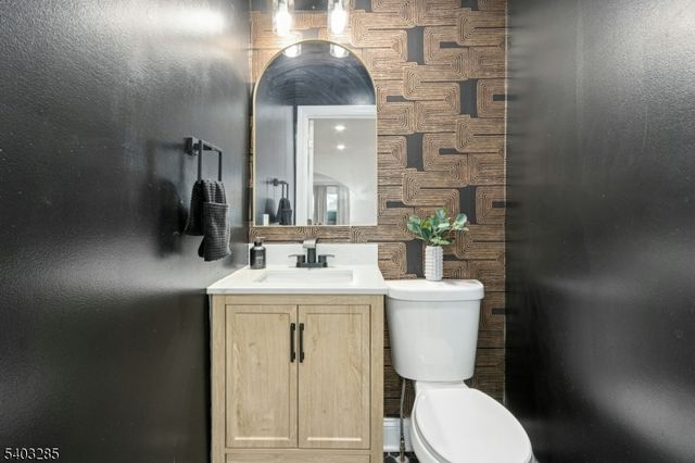 721 Summit St, Linden City, NJ 07036