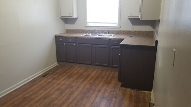 3289 Hinkle Dr, Nashville, TN 37218