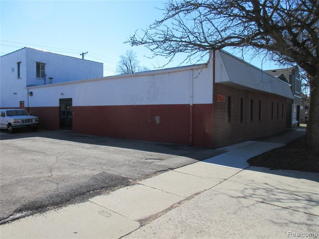 1219 Eureka Avenue, Wyandotte, MI 48192