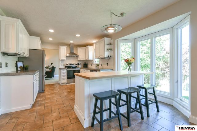 7400 Karl Drive, Lincoln, NE 68516