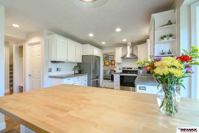 7400 Karl Drive, Lincoln, NE 68516