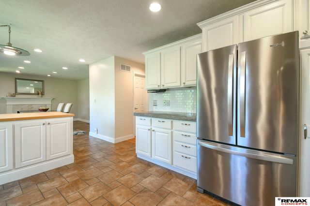 7400 Karl Drive, Lincoln, NE 68516