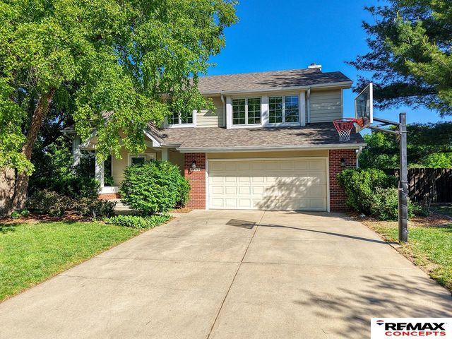 7400 Karl Drive, Lincoln, NE 68516