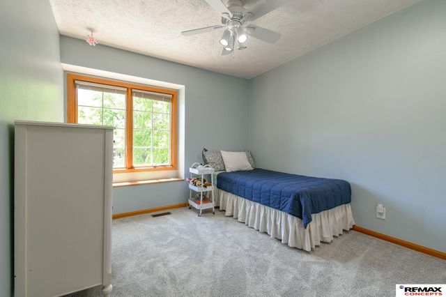 7400 Karl Drive, Lincoln, NE 68516