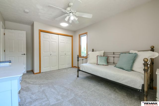 7400 Karl Drive, Lincoln, NE 68516