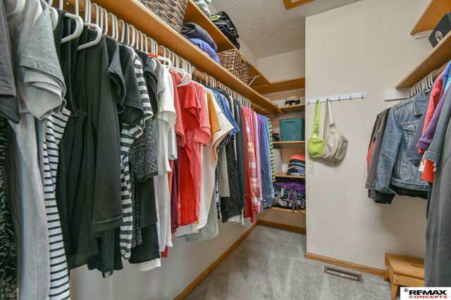 7400 Karl Drive, Lincoln, NE 68516