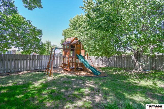 7400 Karl Drive, Lincoln, NE 68516
