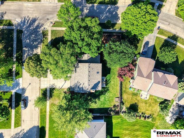 7400 Karl Drive, Lincoln, NE 68516