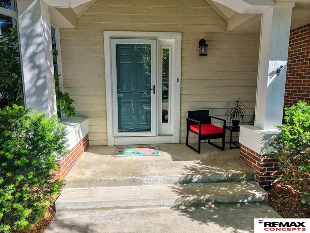 7400 Karl Drive, Lincoln, NE 68516