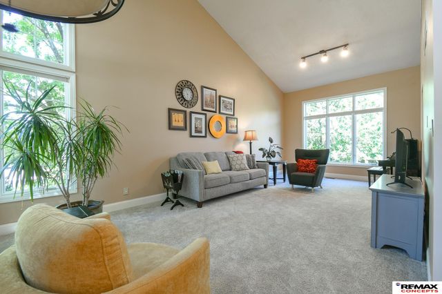 7400 Karl Drive, Lincoln, NE 68516