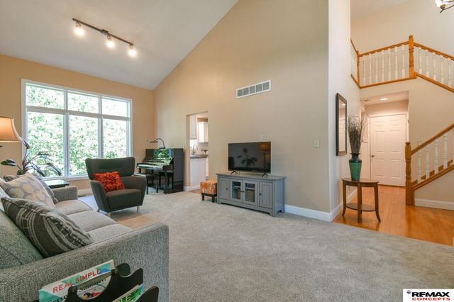 7400 Karl Drive, Lincoln, NE 68516