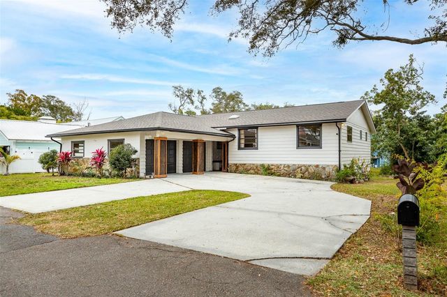 12756 POINSETTIA AVENUE, Seminole, FL 33776