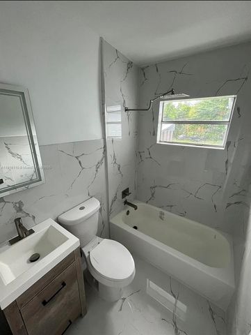 2726 NW 4th Ct, Pompano Beach, FL 33069