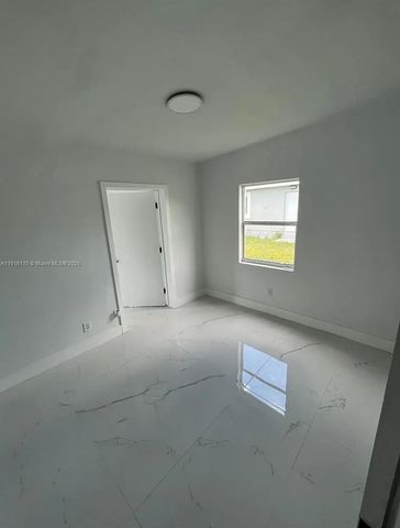 2726 NW 4th Ct, Pompano Beach, FL 33069