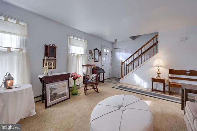 5 ORIOLE DR, Ephrata, PA 17522