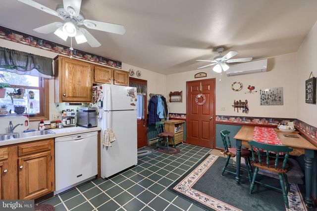 5 ORIOLE DR, Ephrata, PA 17522