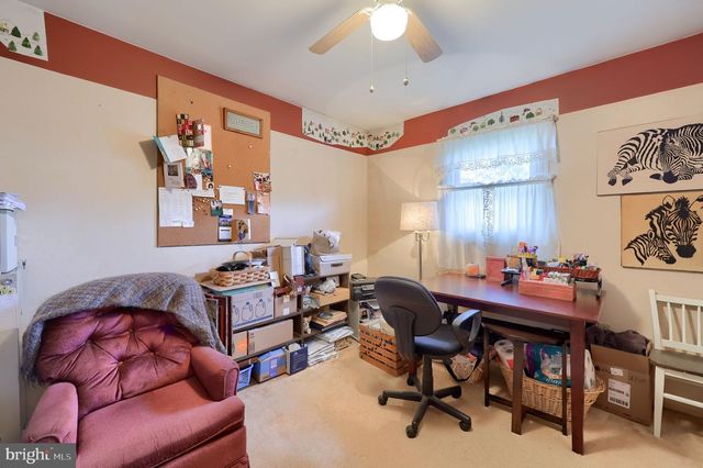 5 ORIOLE DR, Ephrata, PA 17522